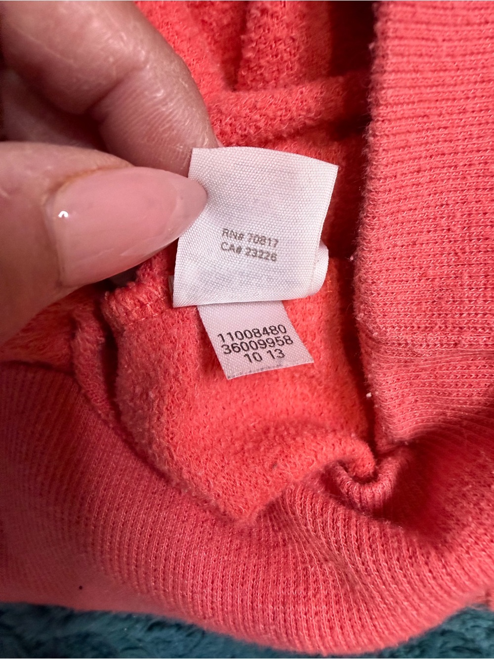 Victoria’s Secret Women’s Large Coral Lips Graphic Sweatshirt 2010s - Picture 6 of 6